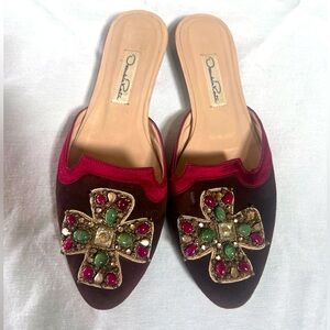Oscar del la renta  flats with stones and jewels. Stunning shoes. Size 8.5